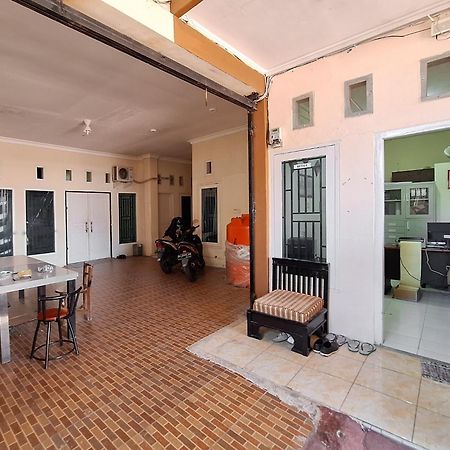 Reddoorz Syariah Near Pasar Raya Padang Otel Dış mekan fotoğraf