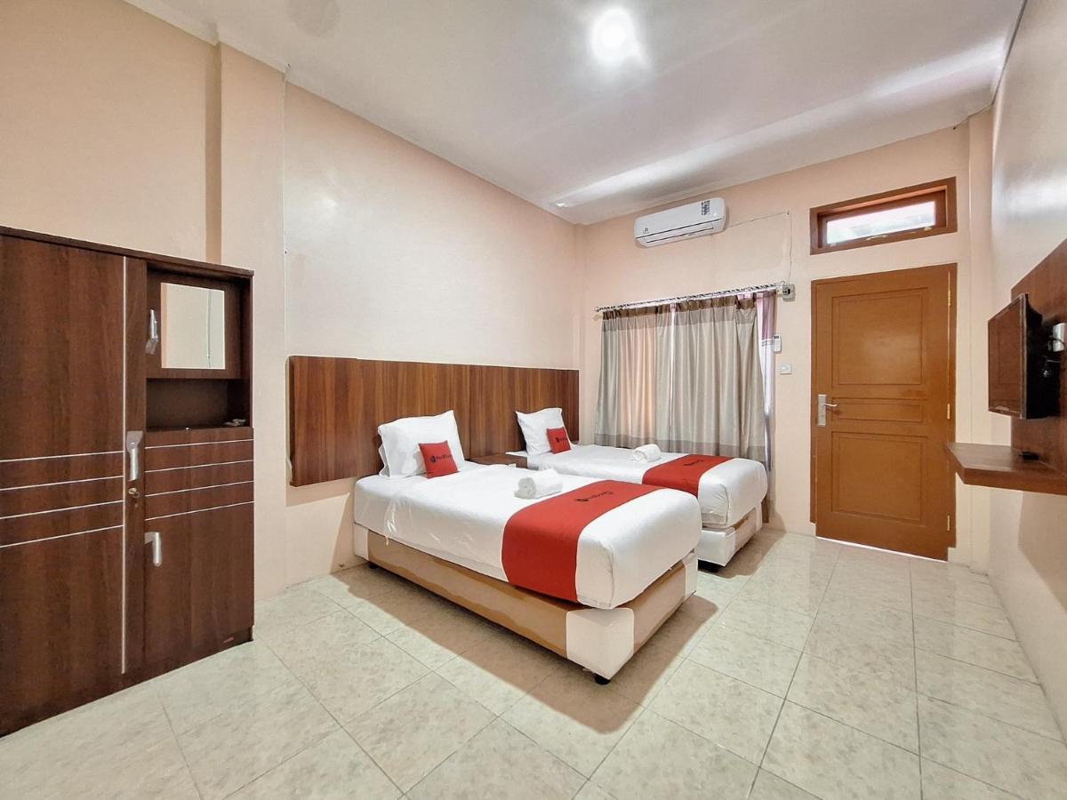 Reddoorz Syariah Near Pasar Raya Padang Otel Dış mekan fotoğraf